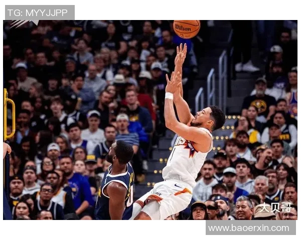 战术拆解：布克为何能掌控比赛节奏？